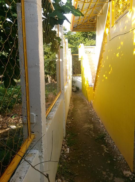 Hotel Bambooze Hauz à Balabag  Extérieur photo