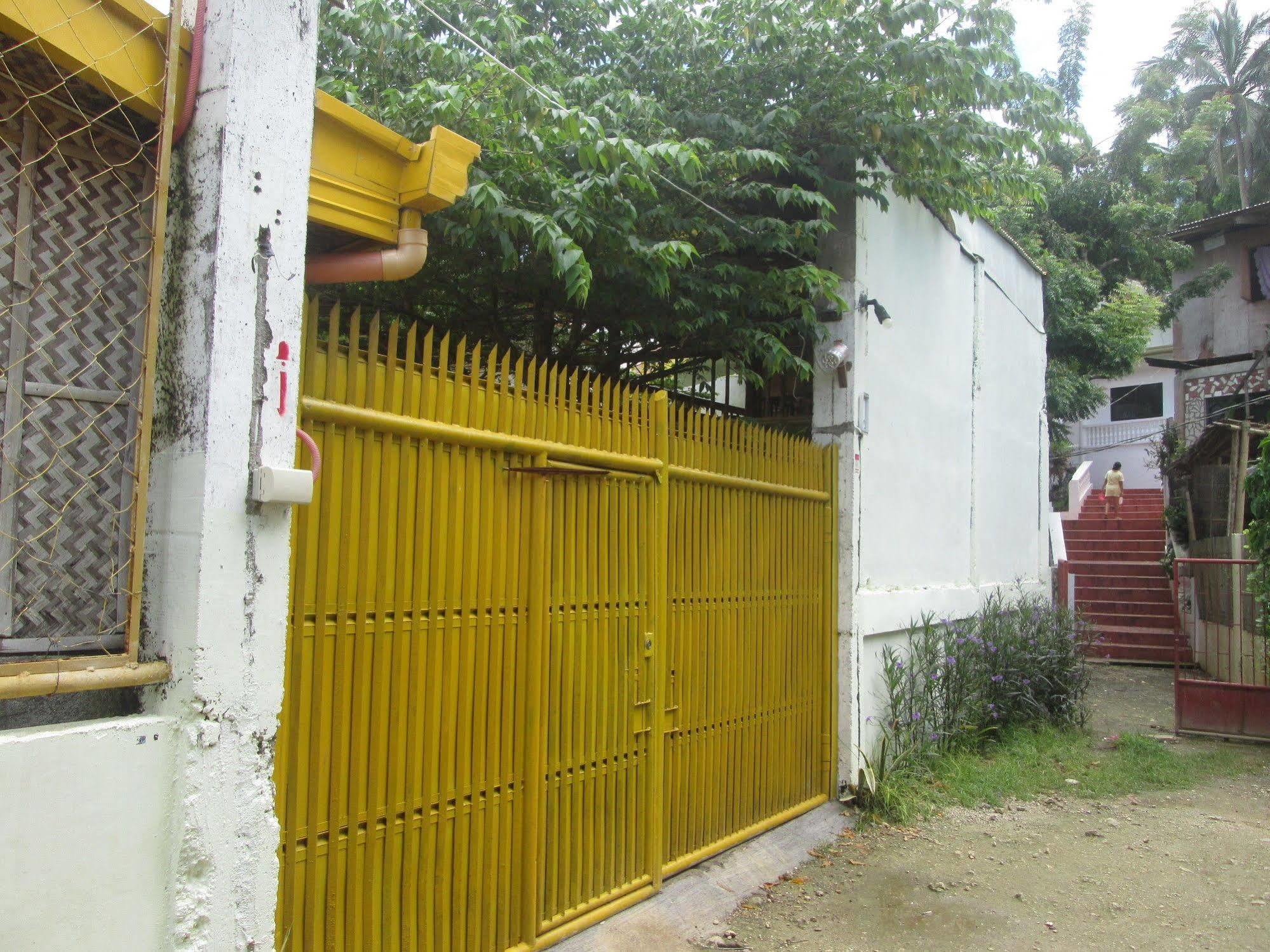 Hotel Bambooze Hauz à Balabag  Extérieur photo
